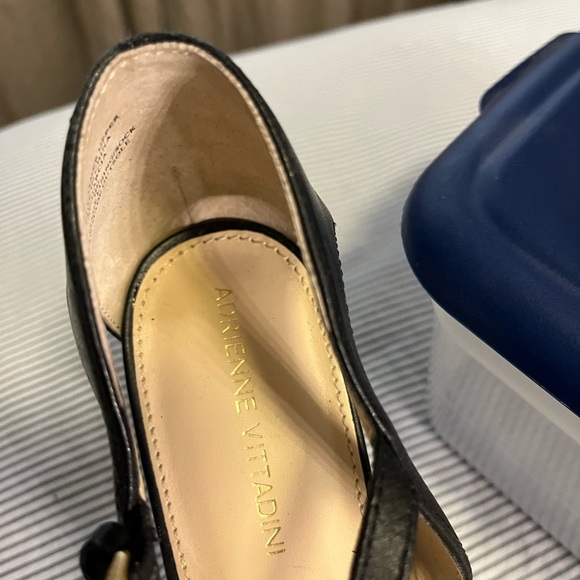 NEVER USED 9.5 Gorgeous Black LEATHER Sandal - Picture 6 of 11